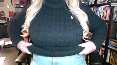 Snapshot of aspen_vale chatting on 14, 10, 2025 Aspen Vale online show from 14, 10, 2025