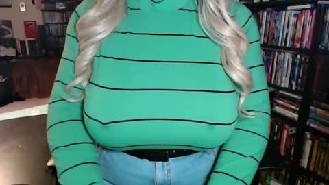 Snapshot of aspen_vale chatting on 29, 10, 2025 Aspen Vale online show from 29, 10, 2025