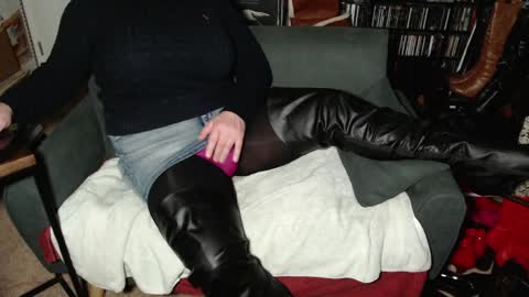 Snapshot of aspen_vale chatting on 28, 3, 2026 Aspen Vale online show from 28, 3, 2026