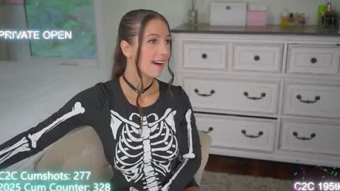 Snapshot of aspenwild chatting on 14, 10, 2025 Aspen Wild online show from 14, 10, 2025