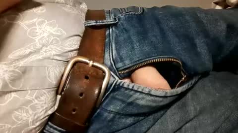 Will take commands from GuysWomenCouples etc online show from 16, 2, 2025