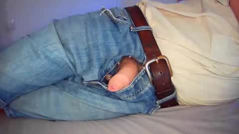 Will take commands from GuysWomenCouples etc online show from 14, 9, 2025