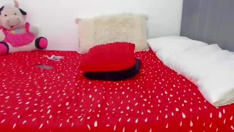 instagramsoofiaa giraldo online show from 14, 12, 2024