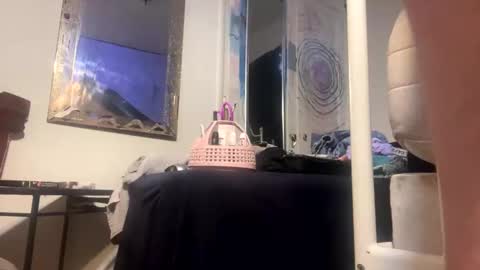 danni travis online show from 28, 2, 2025