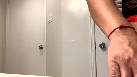 Snapshot of assloveman25 chatting on 22, 11, 2025 Linda online show from 22, 11, 2025