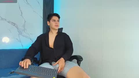 Snapshot of astablack_ chatting on 17, 10, 2025 astablack_ online show from 17, 10, 2025