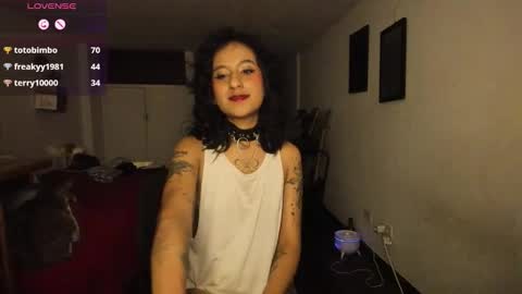 Snapshot of atenea_dragon__ chatting on 16, 10, 2025 Atenea online show from 16, 10, 2025