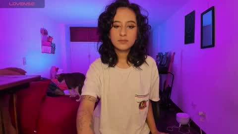 Snapshot of atenea_dragon__ chatting on 18, 10, 2025 Atenea online show from 18, 10, 2025