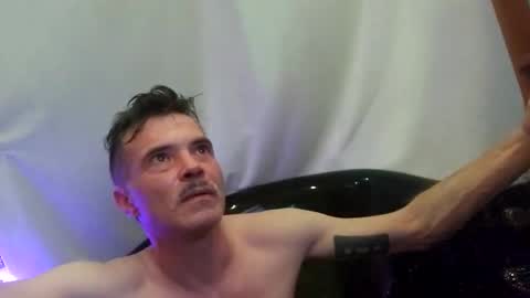 Snapshot of athandrew chatting on 21, 10, 2025 jonnyandrew online show from 21, 10, 2025