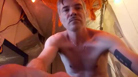 Snapshot of athandrew chatting on 10, 11, 2025 jonnyandrew online show from 10, 11, 2025