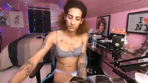   xoxo G0DD3SS xoxox    online show from 30, 1, 2025