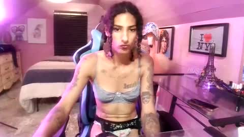   xoxo G0DD3SS xoxox    online show from 4, 10, 2025