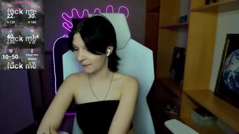 Snapshot of audreyykim chatting on 2, 11, 2025 Audrey online show from 2, 11, 2025