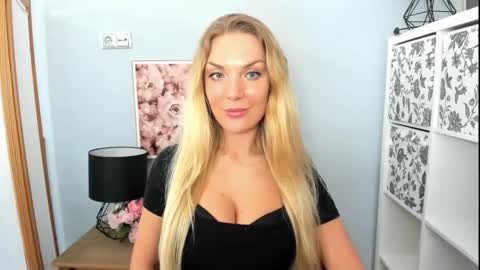 Snapshot of aullorasensual chatting on 28, 2, 2025 AulloraSensual online show from 28, 2, 2025