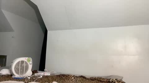 aunyxxx online show from 10, 3, 2025