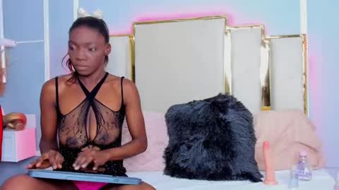 Aurora Queen  online show from 3, 10, 2025