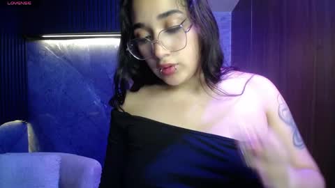 Snapshot of aura_cute_ chatting on 27, 3, 2026 aura_cute_ online show from 27, 3, 2026