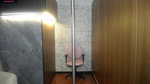 Snapshot of aura_cute_ chatting on 31, 3, 2026 aura_cute_ online show from 31, 3, 2026