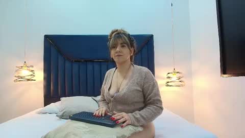 Aura Evans online show from 18, 9, 2025