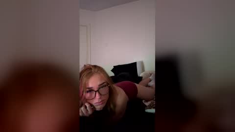 Snapshot of auriamist chatting on 7, 3, 2026 auriamist online show from 7, 3, 2026