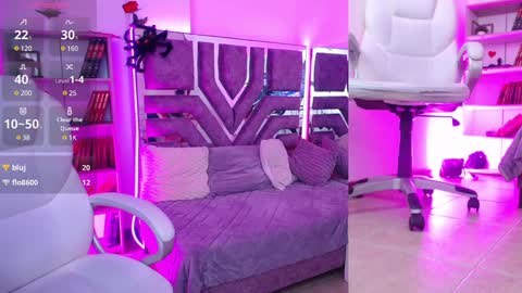 Snapshot of aurora_thomas chatting on 13, 12, 2024 Aurora online show from 13, 12, 2024