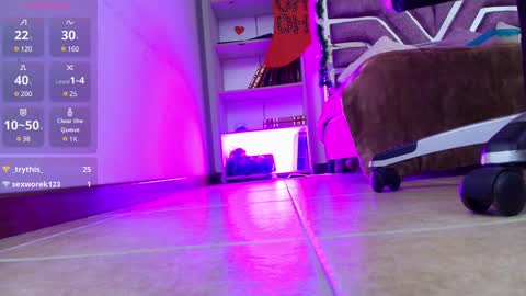 Snapshot of aurora_thomas chatting on 20, 12, 2024 Aurora online show from 20, 12, 2024