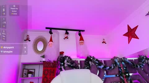 Snapshot of aurora_thomas chatting on 29, 12, 2024 Aurora online show from 29, 12, 2024