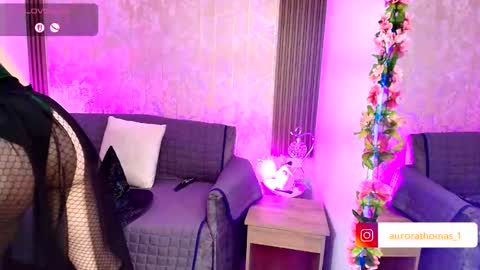 Snapshot of aurora_thomas chatting on 18, 10, 2025 Aurora online show from 18, 10, 2025