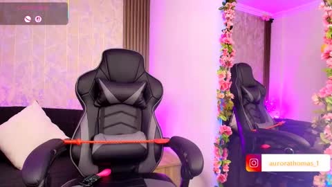 Snapshot of aurora_thomas chatting on 23, 10, 2025 Aurora online show from 23, 10, 2025