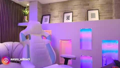 aurora_willow9 online show from 27, 11, 2025