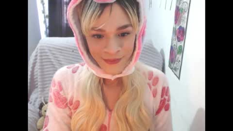 Snapshot of auroraaddams chatting on 31, 10, 2025 AURORA online show from 31, 10, 2025