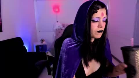 Snapshot of auroradiaz_ chatting on 11, 10, 2025 Aurora Diaz online show from 11, 10, 2025