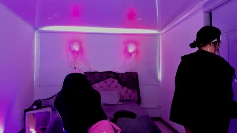 Snapshot of auroradiaz_ chatting on 3, 11, 2025 Aurora Diaz online show from 3, 11, 2025