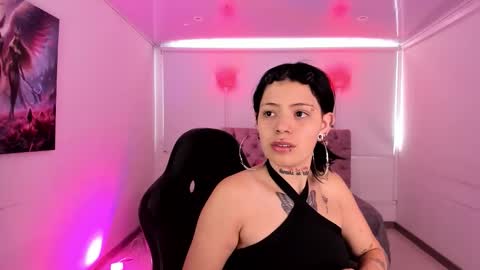 Snapshot of auroradiaz_ chatting on 5, 11, 2025 Aurora Diaz online show from 5, 11, 2025