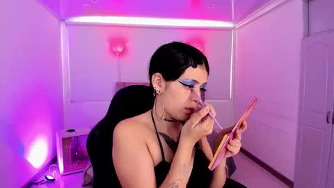 Snapshot of auroradiaz_ chatting on 6, 11, 2025 Aurora Diaz online show from 6, 11, 2025