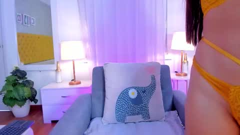 Snapshot of auroramiiller chatting on 2, 10, 2025 Aurora Miiller online show from 2, 10, 2025