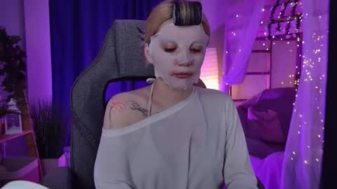 Snapshot of aurorawrenfield chatting on 25, 3, 2026 aurorawrenfield online show from 25, 3, 2026