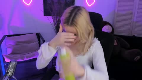 Snapshot of aurorawrenfield chatting on 2, 4, 2026 aurorawrenfield online show from 2, 4, 2026