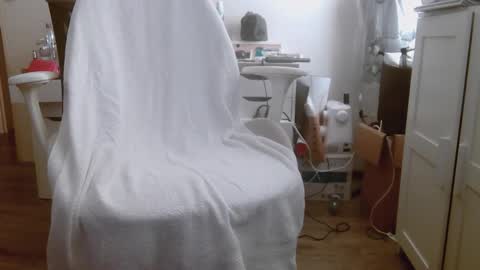 ausmopolitan online show from 3, 12, 2025