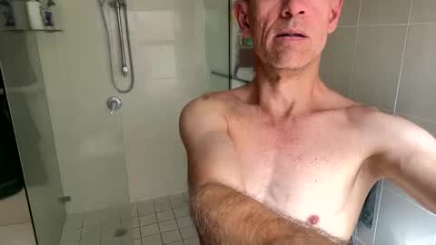 Aussie azza online show from 8, 10, 2025