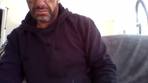 aussieguy59660 online show from 12, 10, 2025