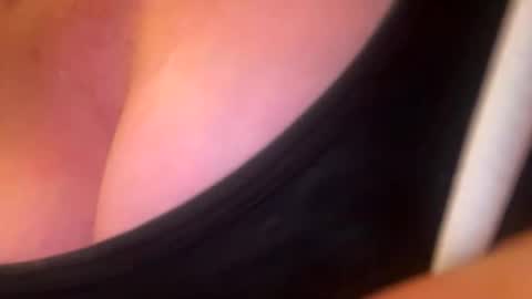 Snapshot of aussielovingxxx chatting on 21, 11, 2025 Milf4u online show from 21, 11, 2025