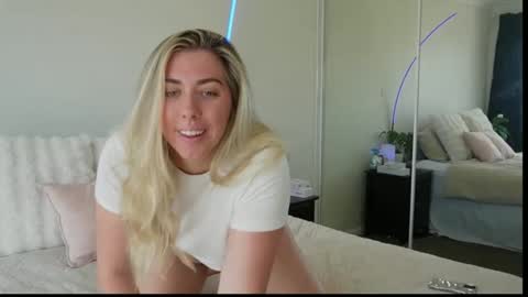 Snapshot of aussielulu chatting on 24, 11, 2025 aussielulu online show from 24, 11, 2025