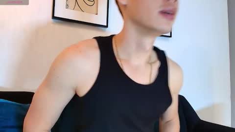 Snapshot of austiin_ross1 chatting on 23, 10, 2025 austiin online show from 23, 10, 2025