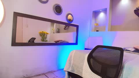 AUSTIN  online show from 17, 12, 2024