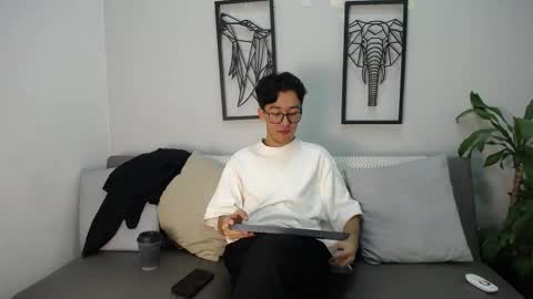 austinreeds online show from 27, 11, 2025