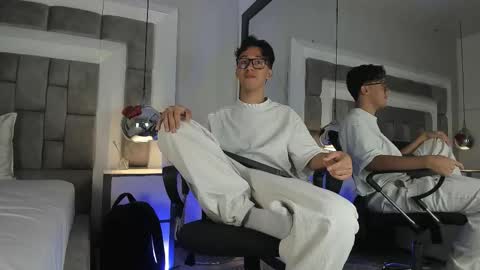 Snapshot of austinreeds chatting on 3, 3, 2026 austinreeds online show from 3, 3, 2026