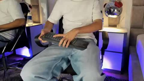 Snapshot of austinreeds chatting on 4, 3, 2026 austinreeds online show from 4, 3, 2026