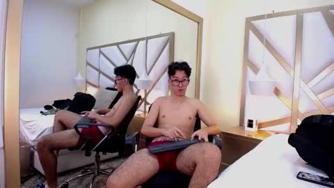 Snapshot of austinreeds chatting on 6, 3, 2026 austinreeds online show from 6, 3, 2026