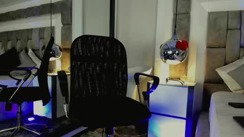 Snapshot of austinreeds chatting on 7, 3, 2026 austinreeds online show from 7, 3, 2026